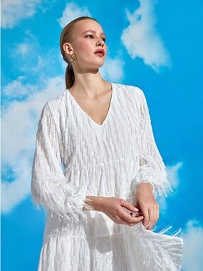 Textured White V-Neck Tiered Tunic Top